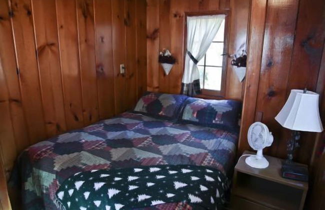 #1 - Cedar Village 2 Bedroom Cabin by RedAwning - Foto 4