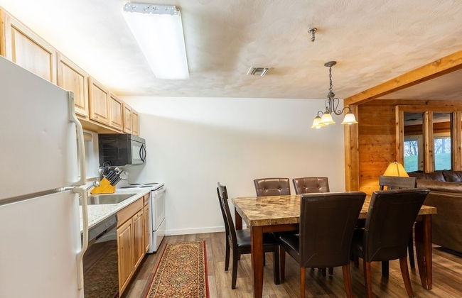 Seven Springs Stoneridge 3 Bedroom Pet Friendly Condo, Ski-In/Out by RedAwning - Foto 5