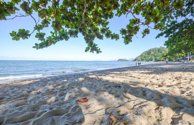 Beachfront Apartments on Trinity Beach - Photo 34