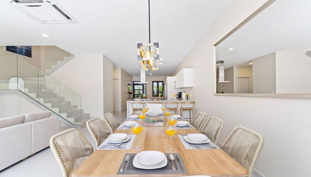 NEW Lux 4BR Villa w Private Pool Walk to Beach - Foto 5, Habitación