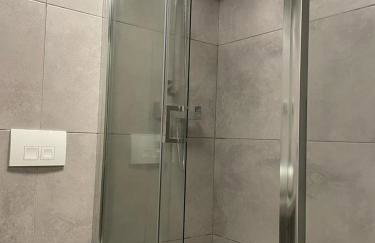 Morden flat close to DLR station with free parking and brand new bed and quality mattress adjacent to metro station also close to O2 and Excel via Cable Car - Foto 6