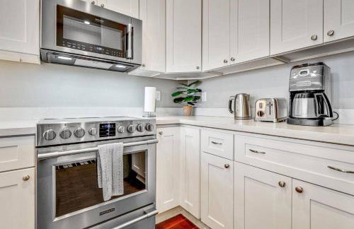 Luxury LGD Condo w Balcony Near Magazine St - Foto 13