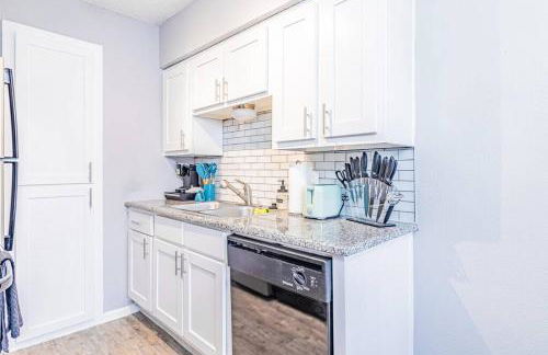 Central 1BR King Bed Suites, Close to Downtown & Domain - Foto 3