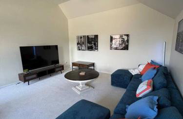 Lovejoy Serenity - Amazing pool, Games, Movie Room - Photo 37