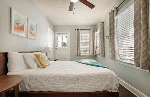 Steps to Beach & Downtown! Spacious Beach Bungalow #2 - Foto 17