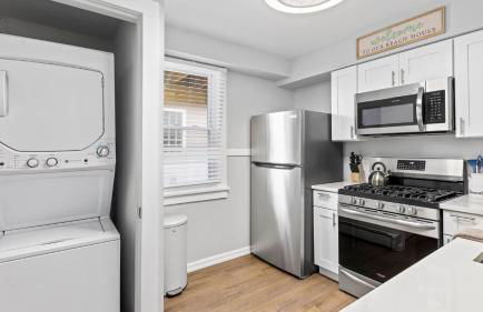 Modern Beach Retreat Sleeps 8 - Big Yard & BBQ - Foto 15