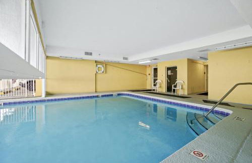 Emerald Isle Beach Resort by Panhandle Getaways - Photo 12