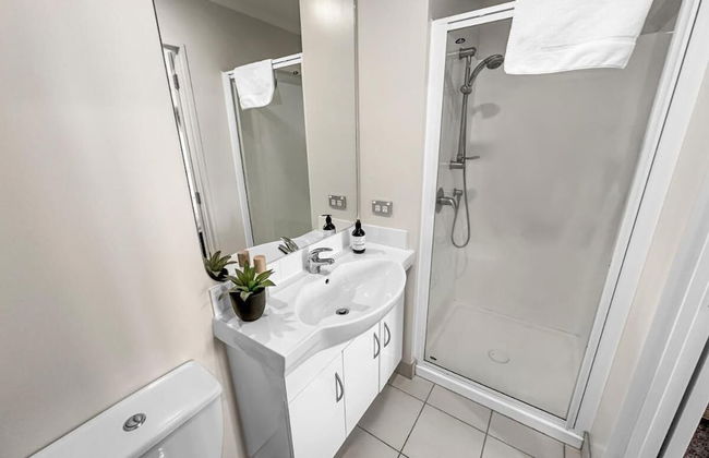 2BR Newmarket Retreat near Broadway: Zodiak Stays - Foto 14