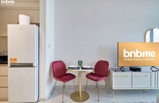 bnbme | Damac Hills Carson Tower | STUDIO - Photo 3