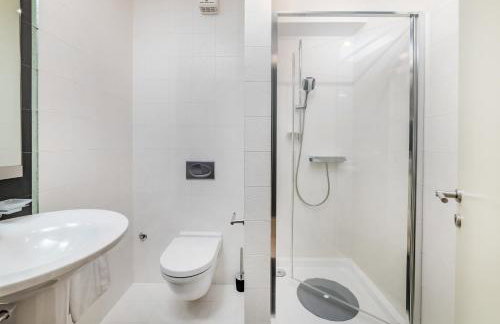 Hermosa Luxury Apartment - Photo 24