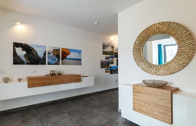 2 Bed Apartment w Distant Sea and Country Views - Foto 33