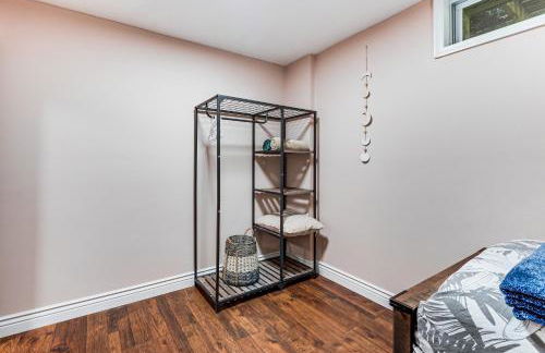 Cozy Wooded Retreat Big Bass Lake Home - Foto 21