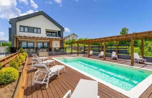 Nice Home In Udbina With Sauna - Photo 9