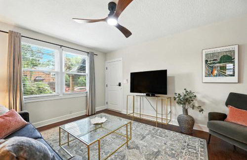 Sleek 2 BR Condo - 2 block from San Marco - Foto 3