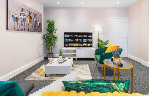 Stylish & Modern 2-Bedroom London Hideaway - King Bed- Sleeps 6 - Parking Available - Instant Book - 20 Percent Off Long Stays! - Foto 12