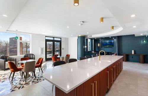 Landing Spectacular 1BD Gym Courtyard - Foto 15