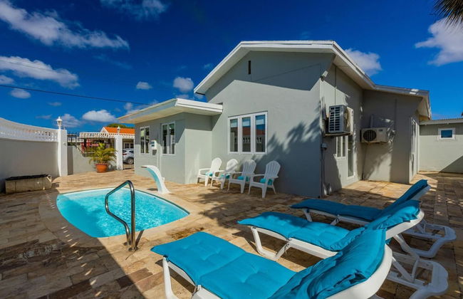 3BR Home w Pool in Downtown 5min Walk 2 Beach - Foto 22