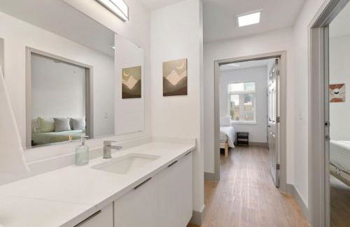 Stylish 4 Bed - 2 Mins to Stadium - Free Parking - Gym - Views - Foto 19