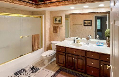 Home in Bella Vista with Deck and Lake Windsor Views! - Foto 27