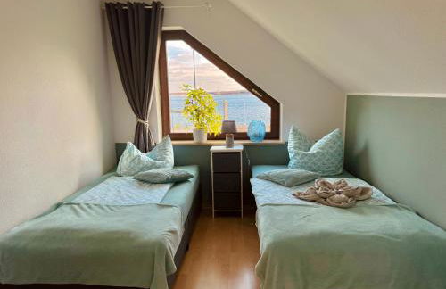 gemütliche Ferienwohnungen direkt am Goitzschesee, Platz für die ganze Familie, Haustiere sind Willkommen - Foto 5