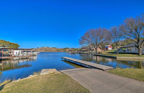 Hot Tub and Fire Pit! Cozy Granbury Escape Near Lake - Foto 76