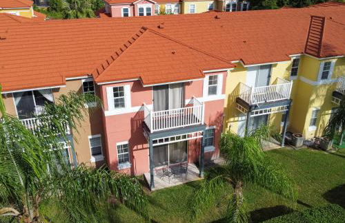 Family Getaway Townhome at Lake Berkley 15min to Disney - Foto 21