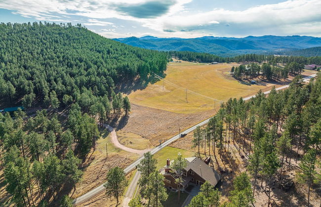 Peaceful Pines 5 BR Home with Jacuzzi - Foto 43