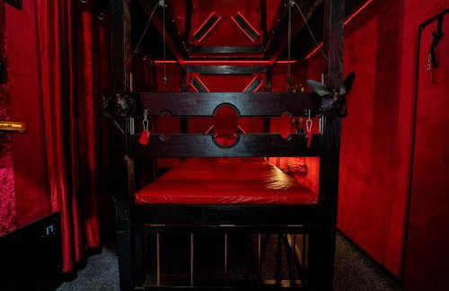 Play Queen - A Playful Unique Hot Tub Retreat - Foto 21