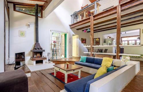 Casa dos Pássaros na areia a 20m da Praia da Baleia com 3 suítes e 1 dorm com ar condicionado, wifi, smart tv, cozinha completa e churrasqueira - Foto 16