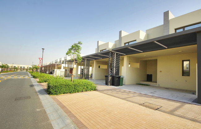 Spacious 3BHK Townhouse-Emaar South Golf - Photo 17