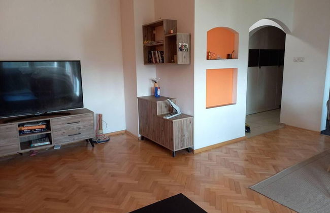 Stunning Color 1-bed Apartment in Skopje - Photo 29