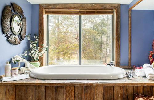 Luxurious sky loft with giant soaker tub, steam room, views - Foto 8