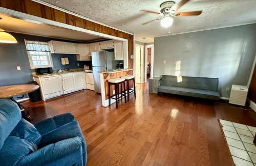 Cottage 6- Lees Ford Marina - Photo 4