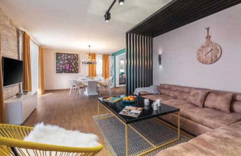 Amazing Home In Mihatovici - Foto 6