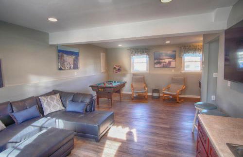 Gorgeous beach house with large pool & private beach, just 3 blocks away!! - Foto 36