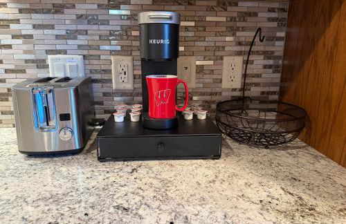 Pet Friendly Fully Furnished 1-Bedroom Oasis - Foto 22