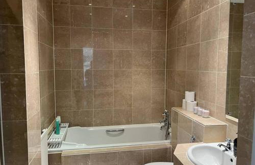 Luxury 3 bedroom, 3 bath apt by Oxford St & Soho - Foto 10