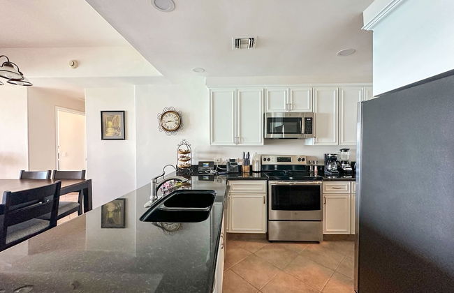 Beach Bliss Retreat 2BR Beachfront Condo - Foto 13