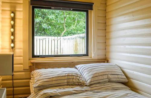 Rustic Secluded Hidden Gem At Rockhall - Photo 8