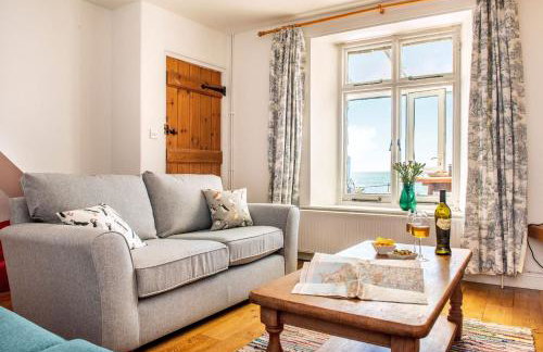 Drake Cottage with Hot tub - Photo 5