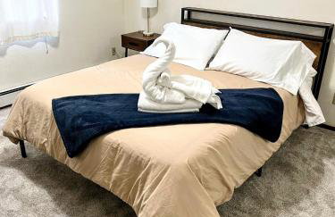 Spacious Downtown 2-bdrm Apartment - Photo 32