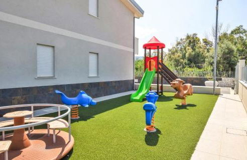 Nice Home In Nocera Terinese With Wifi - Photo 5