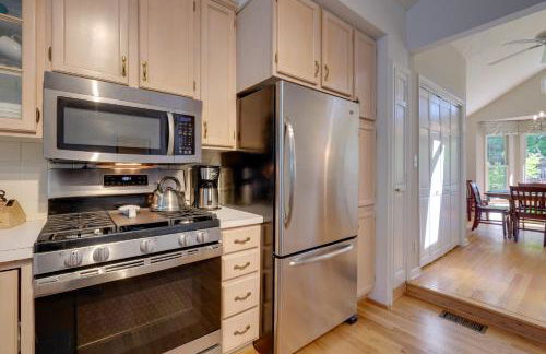 Scenic Smith Mountain Lake Getaway with Deck and Dock! - Foto 31