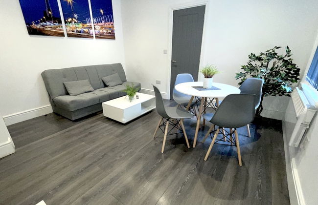 Albert Luxury Hottub and Jacuzzi Apartments - Photo 34