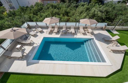 Poolside Hideout Apartments - Photo 100