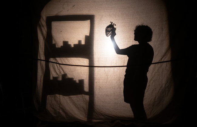 The Infinite Wrench: Experimental theater in Chicago - Photo 2