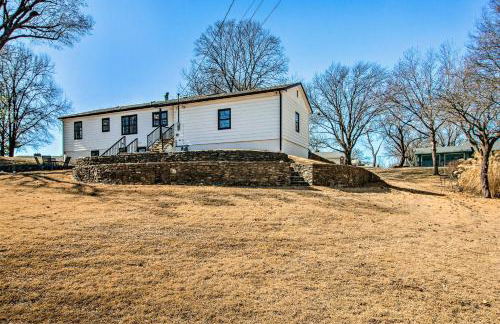 Emporia Family Home Near Downtown Game Room! - Foto 30