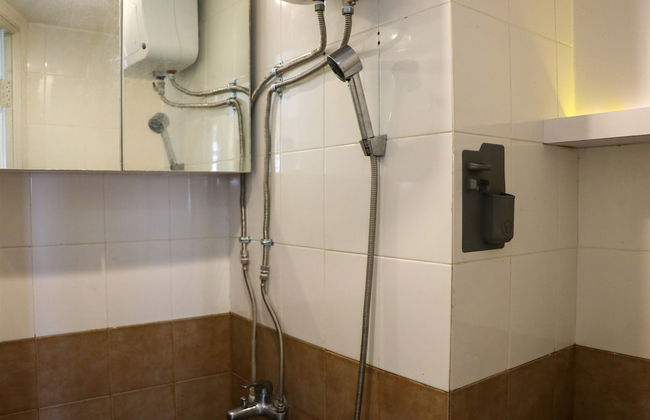 Cozy Stay and Simply 2BR at Green Pramuka City Apartment - Foto 14