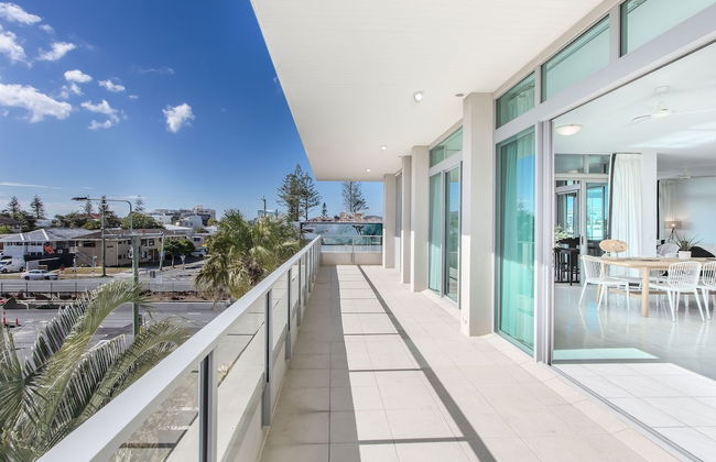 Mermaid Beach Luxury Penthouse - Photo 36