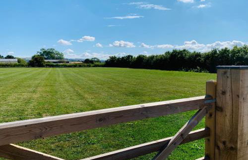 Luxury Studio Cottage at Foot of Yorkshire Wolds - Photo 29
